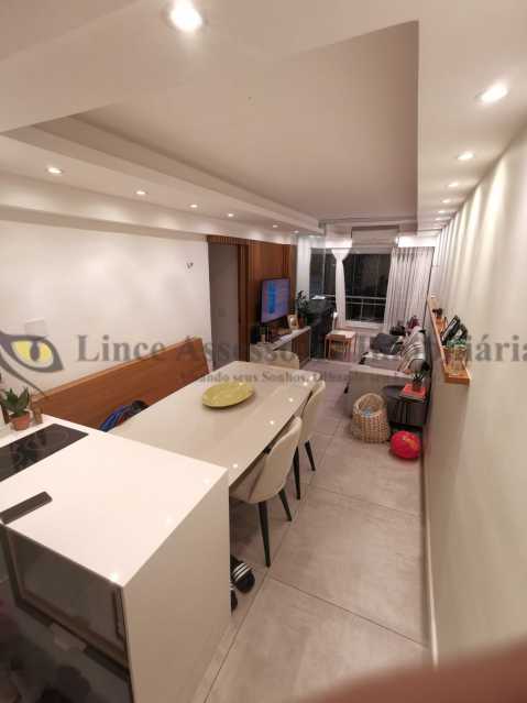 Apartamento à venda com 3 quartos, 70m² - Foto 1