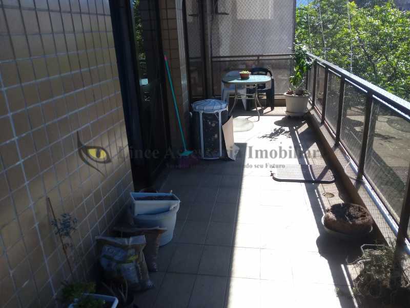 Apartamento à venda com 3 quartos, 153m² - Foto 1