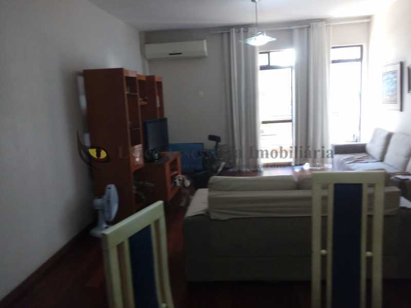 Apartamento à venda com 3 quartos, 153m² - Foto 8