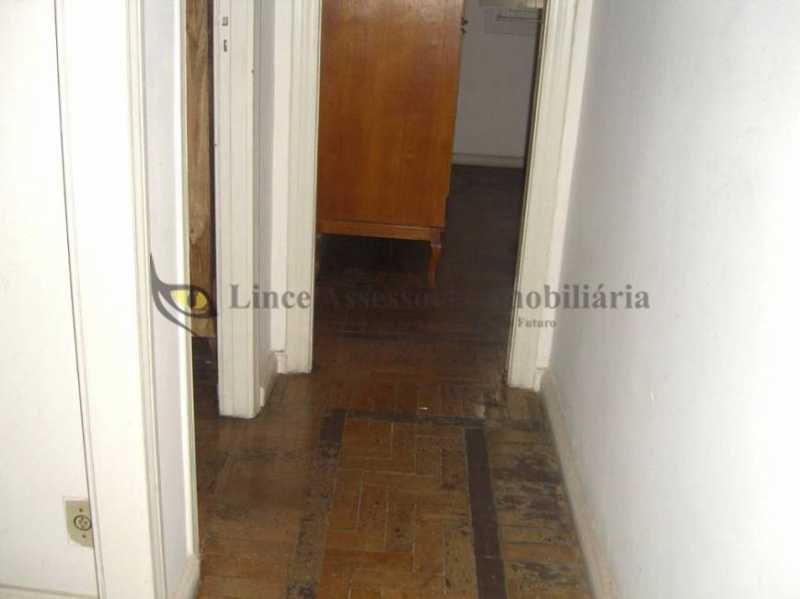 Casa à venda com 5 quartos, 200m² - Foto 10