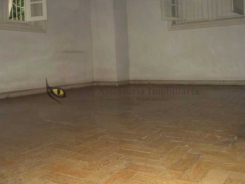 Casa à venda com 5 quartos, 200m² - Foto 12