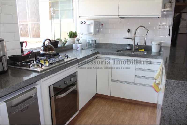 Apartamento à venda com 2 quartos, 80m² - Foto 21