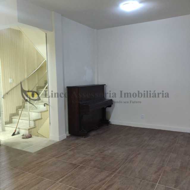 Casa de Vila à venda com 3 quartos, 105m² - Foto 1