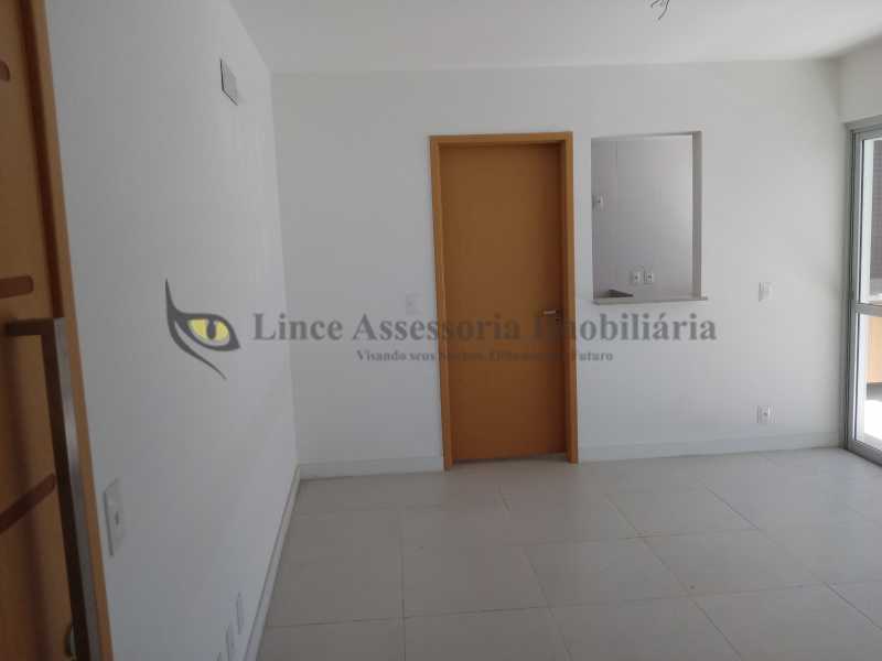 Apartamento à venda com 2 quartos, 100m² - Foto 2