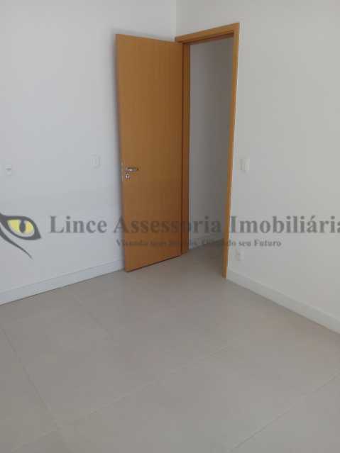 Apartamento à venda com 2 quartos, 100m² - Foto 17