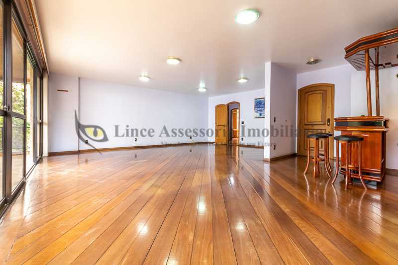 Apartamento à venda com 4 quartos, 220m² - Foto 3