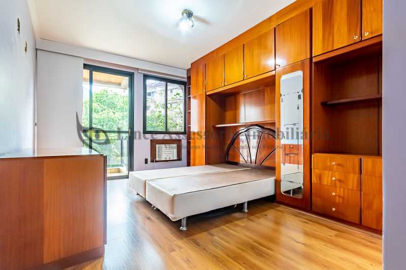 Apartamento à venda com 4 quartos, 220m² - Foto 7