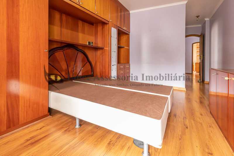 Apartamento à venda com 4 quartos, 220m² - Foto 8