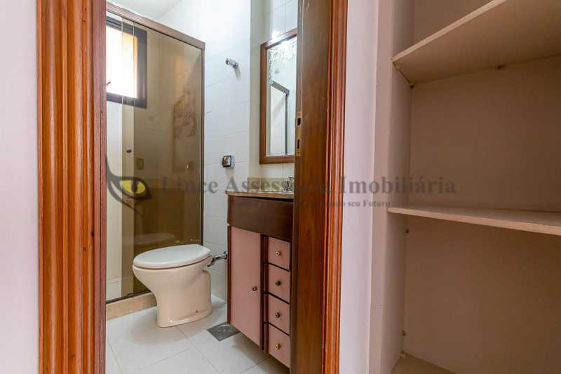 Apartamento à venda com 4 quartos, 220m² - Foto 11