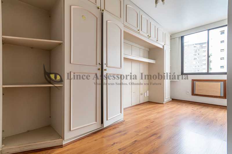 Apartamento à venda com 4 quartos, 220m² - Foto 12