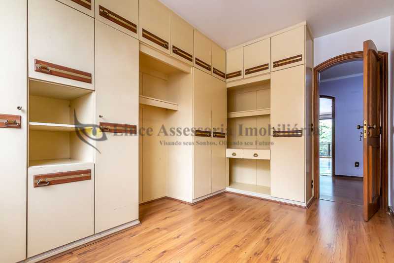 Apartamento à venda com 4 quartos, 220m² - Foto 14