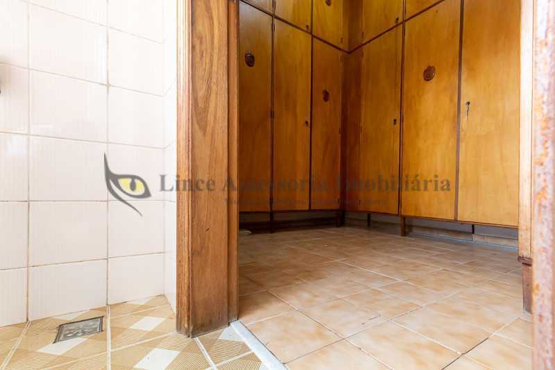 Apartamento à venda com 4 quartos, 220m² - Foto 18