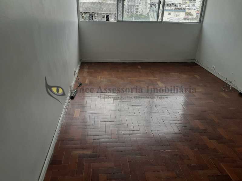 Apartamento à venda com 2 quartos, 71m² - Foto 4