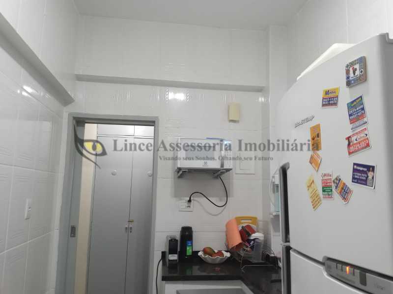 Apartamento à venda com 2 quartos, 65m² - Foto 17