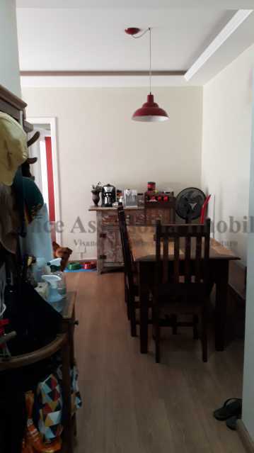 Apartamento à venda com 3 quartos, 90m² - Foto 2