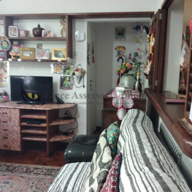 Apartamento à venda com 2 quartos, 57m² - Foto 2