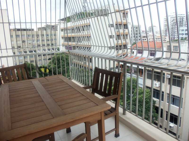 Apartamento à venda com 3 quartos, 103m² - Foto 2