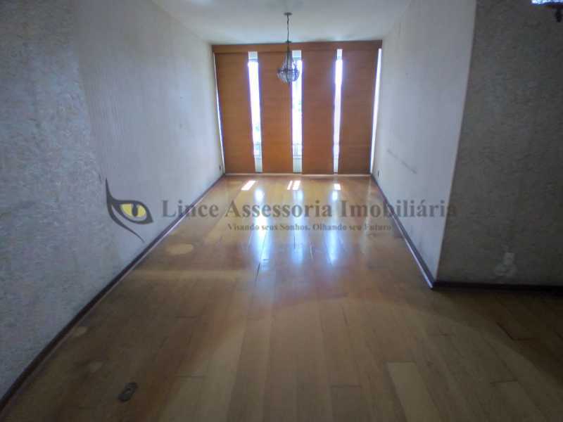 Apartamento à venda com 3 quartos, 132m² - Foto 1