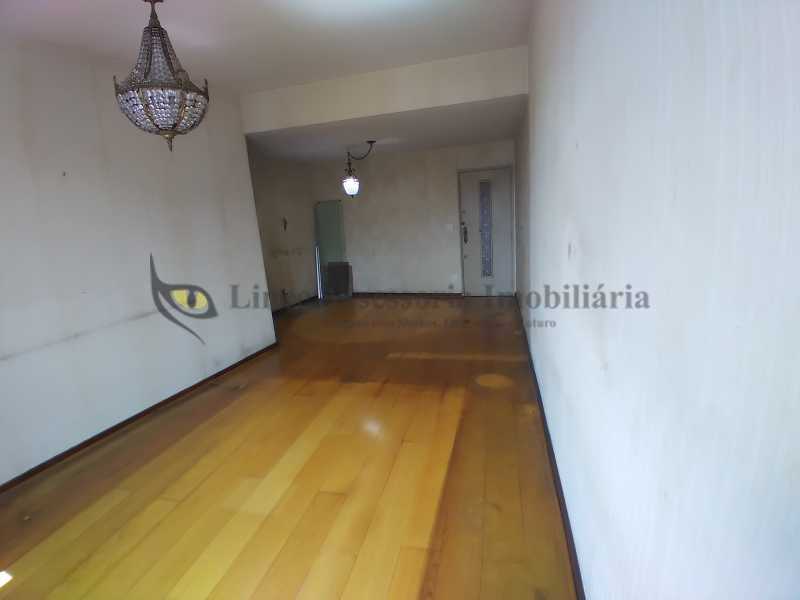 Apartamento à venda com 3 quartos, 132m² - Foto 3