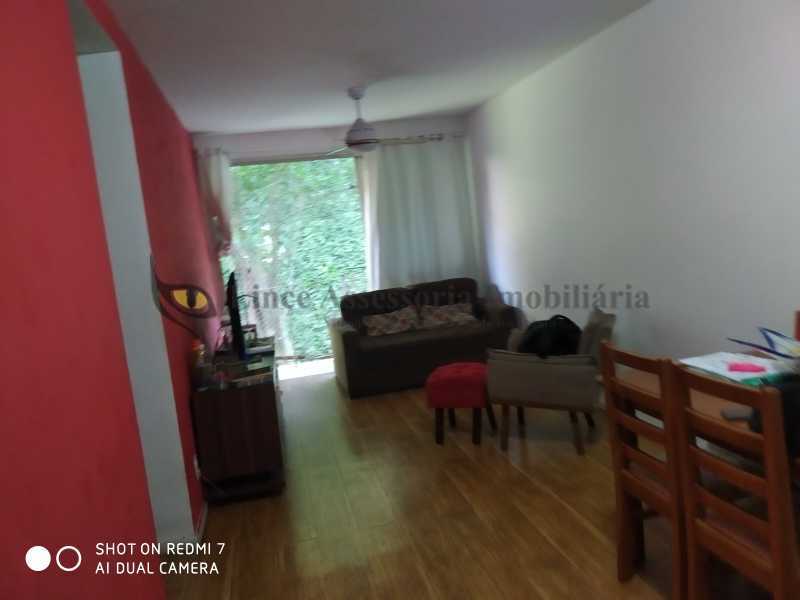 Apartamento à venda com 2 quartos, 72m² - Foto 4