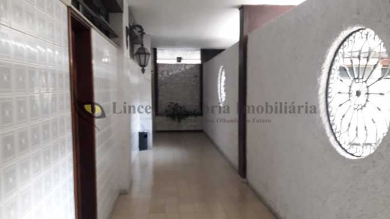 Apartamento à venda com 2 quartos, 84m² - Foto 2