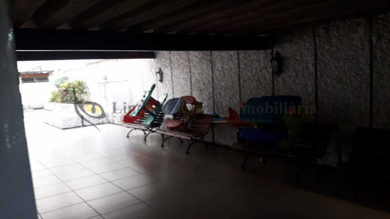 Apartamento à venda com 2 quartos, 84m² - Foto 4