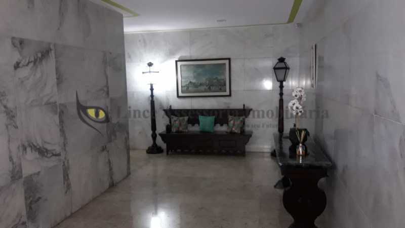 Apartamento à venda com 2 quartos, 84m² - Foto 3