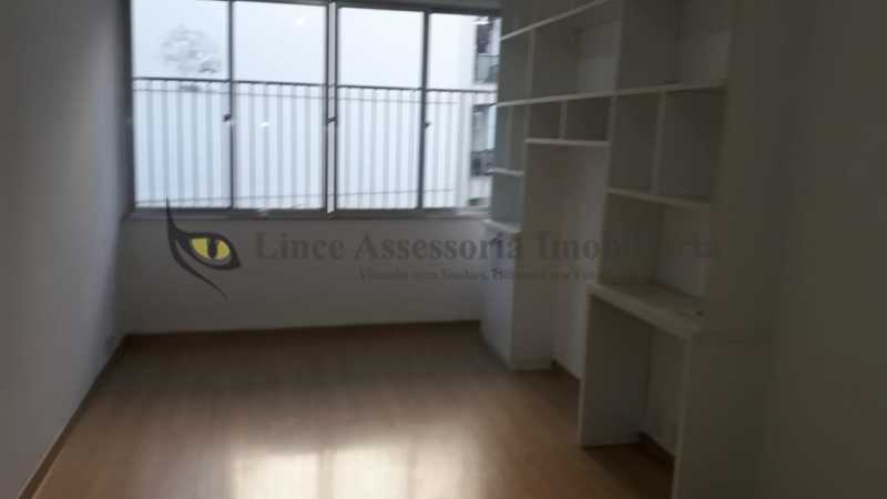 Apartamento à venda com 2 quartos, 84m² - Foto 9