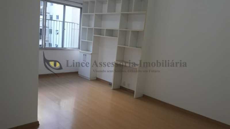 Apartamento à venda com 2 quartos, 84m² - Foto 11