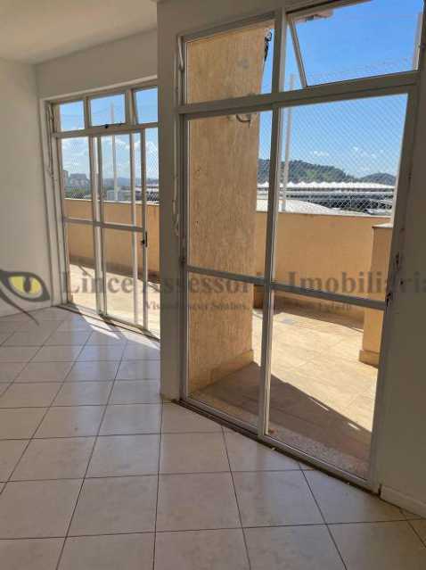 Cobertura à venda com 4 quartos, 200m² - Foto 3