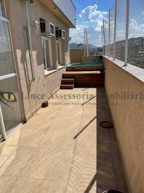 Cobertura à venda com 4 quartos, 200m² - Foto 2