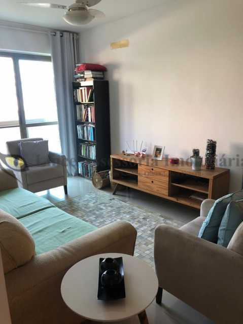 Apartamento à venda com 3 quartos, 83m² - Foto 1