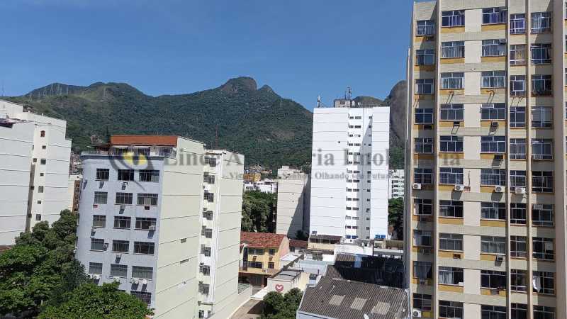 Apartamento à venda com 1 quarto, 38m² - Foto 2