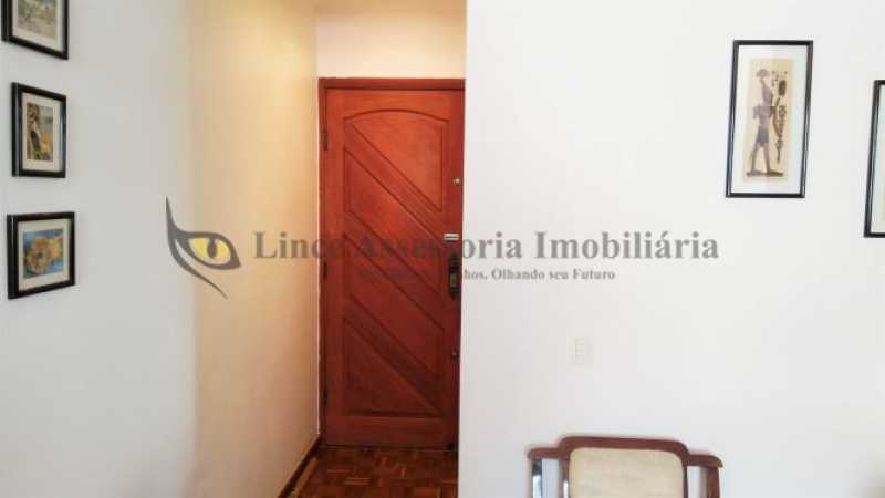 Apartamento à venda com 3 quartos, 109m² - Foto 2