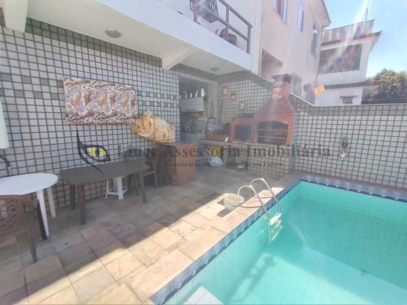 Casa de Condomínio à venda com 4 quartos, 203m² - Foto 2