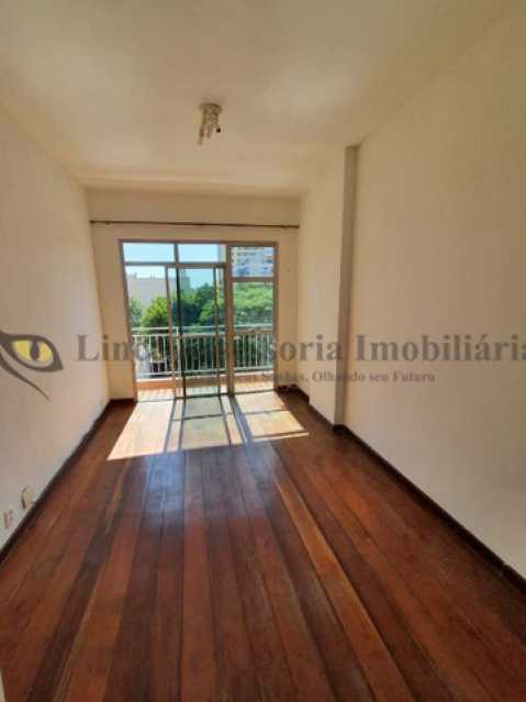 Apartamento à venda com 2 quartos, 72m² - Foto 1