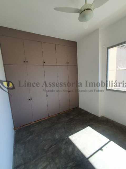 Apartamento à venda com 2 quartos, 72m² - Foto 7