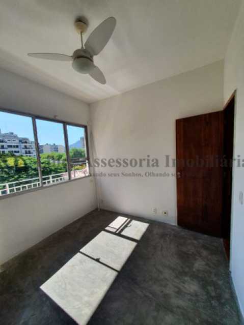 Apartamento à venda com 2 quartos, 72m² - Foto 8