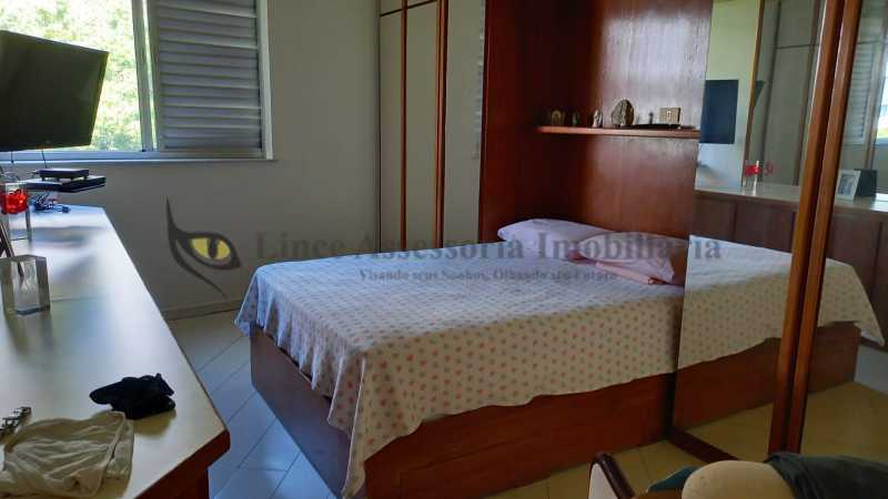 Apartamento à venda com 4 quartos, 170m² - Foto 11