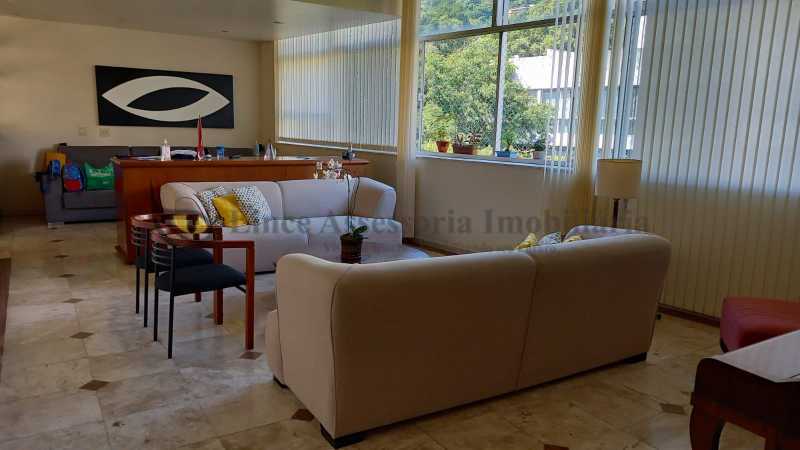 Apartamento à venda com 4 quartos, 170m² - Foto 1