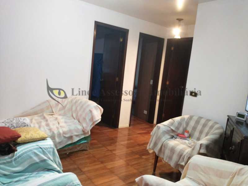 Apartamento à venda com 3 quartos, 180m² - Foto 2