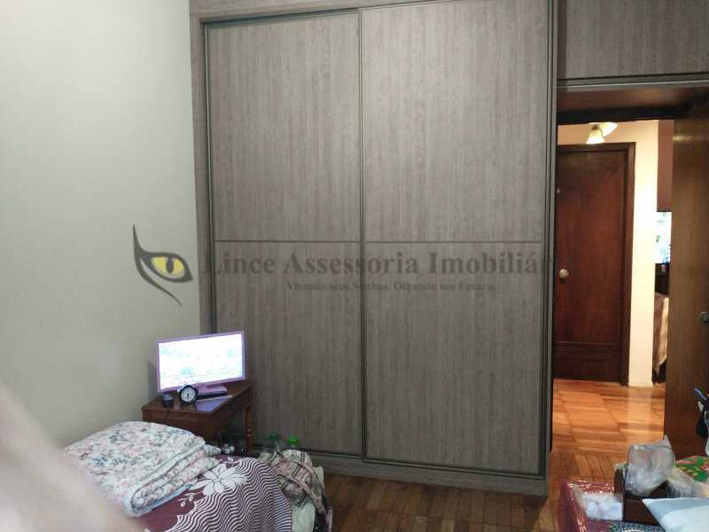 Apartamento à venda com 3 quartos, 180m² - Foto 7