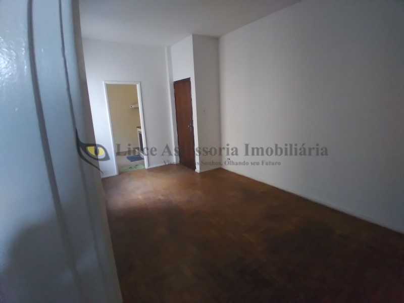 Apartamento à venda com 3 quartos, 73m² - Foto 2