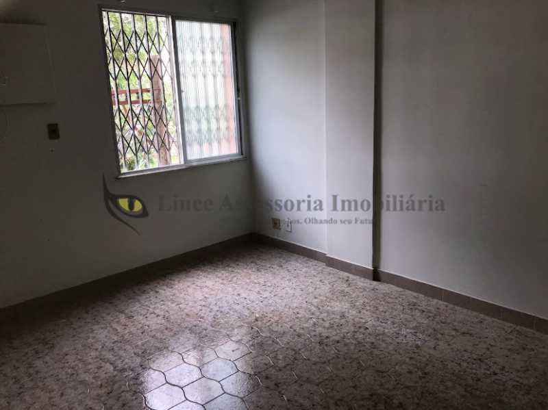 Apartamento à venda com 2 quartos, 66m² - Foto 4