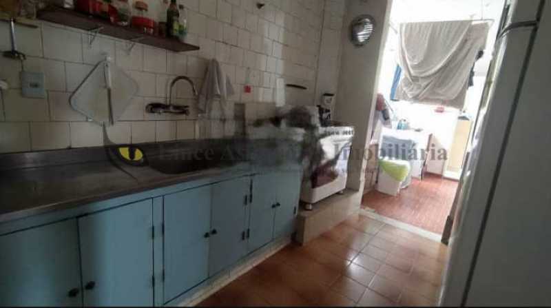 Apartamento à venda com 3 quartos, 205m² - Foto 6