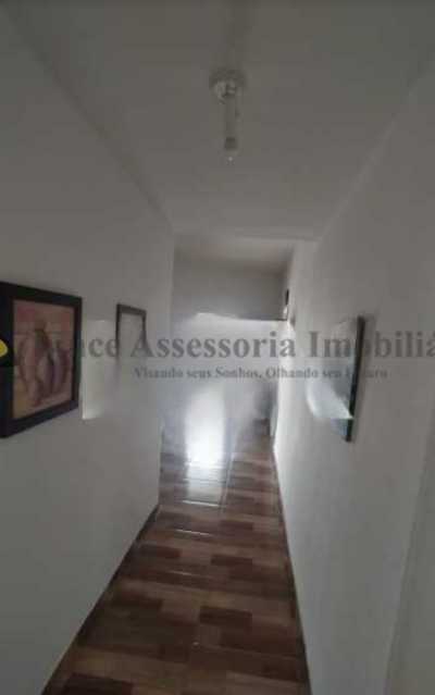 Apartamento à venda com 3 quartos, 205m² - Foto 2