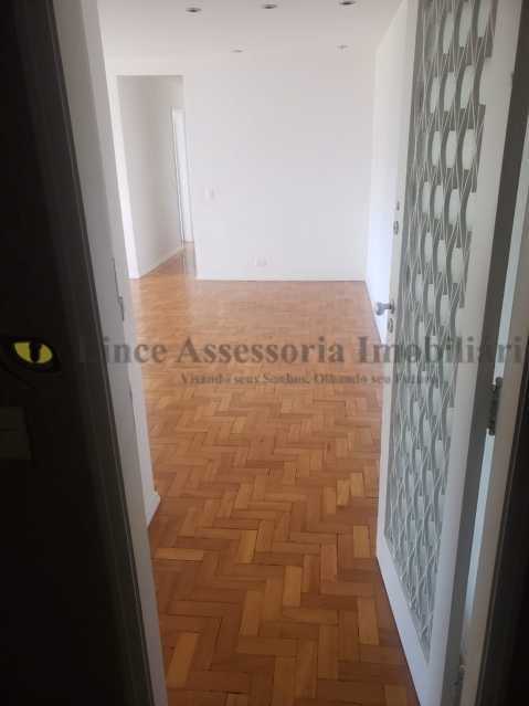 Apartamento à venda com 3 quartos, 90m² - Foto 1