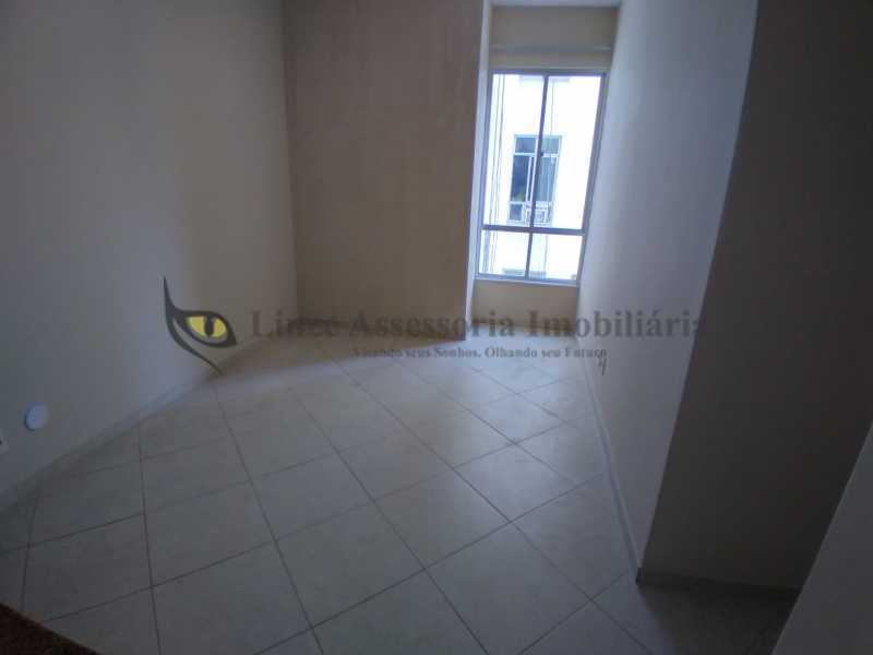 Apartamento à venda com 2 quartos, 60m² - Foto 2