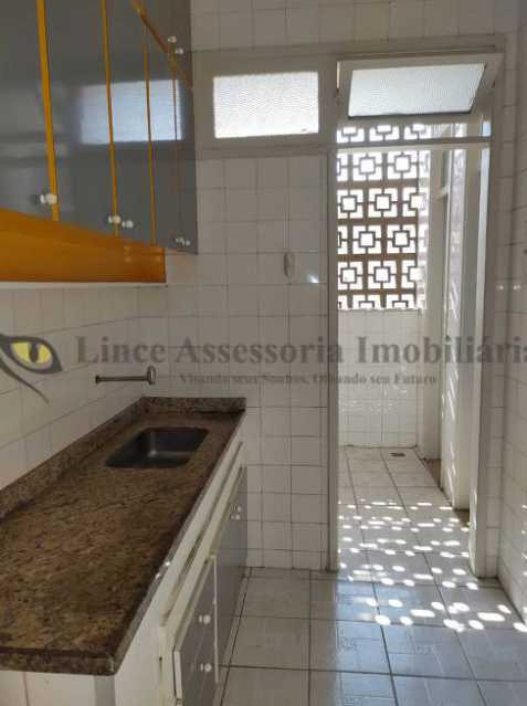 Apartamento à venda com 2 quartos, 70m² - Foto 14