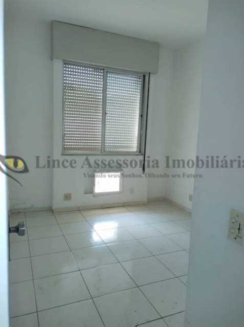 Apartamento à venda com 2 quartos, 70m² - Foto 8